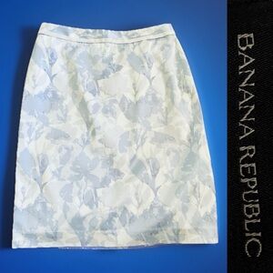 BANANA REPUBLIC Floral Pencil SKIRT Size 4